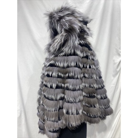 silver fox w/ rex rabbit cape detachable hood Horizontal Design (117052) - Picture 2 of 3